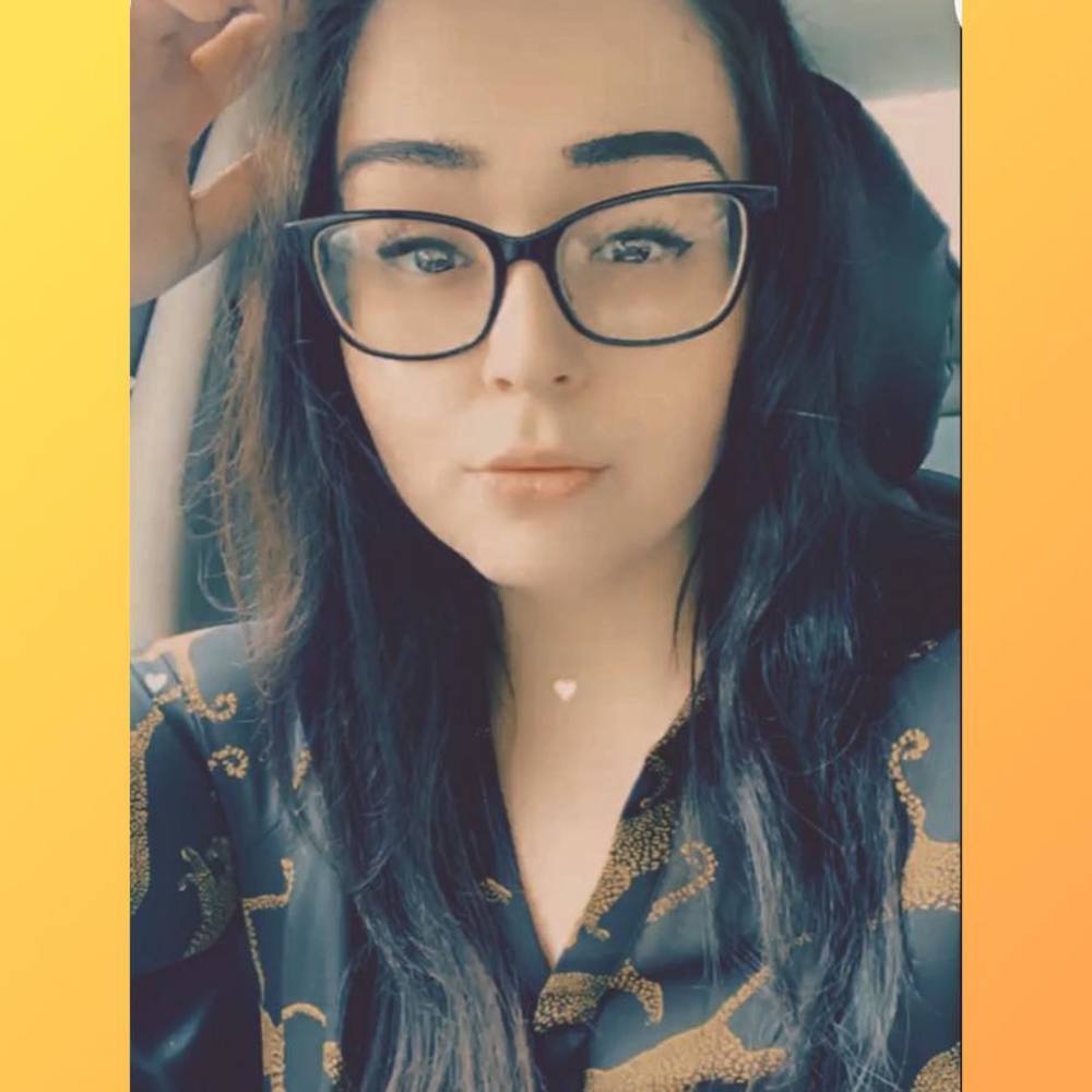Meet your Posher, Abigail